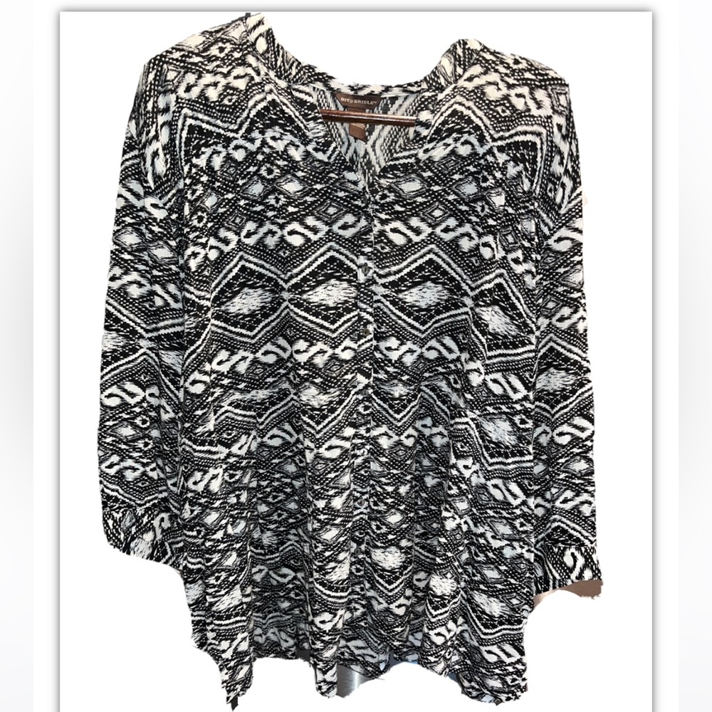 BIT and BRIDLE black white shirt Lg GEOMETRIC PEASANT BLOUSE Rayon Buttons FLOWY